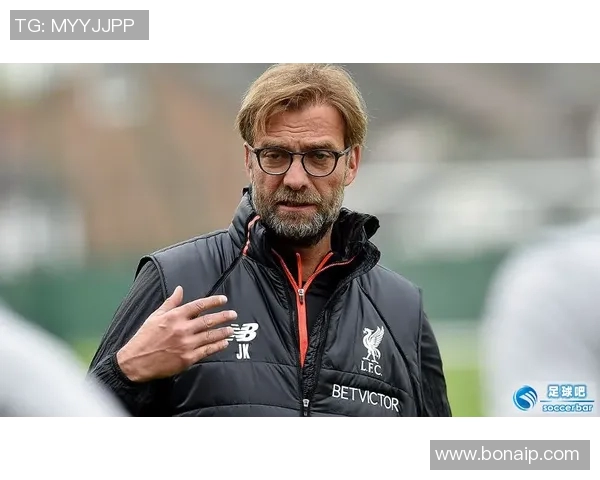 足球明星近视却不戴眼镜的背后原因与影响揭秘